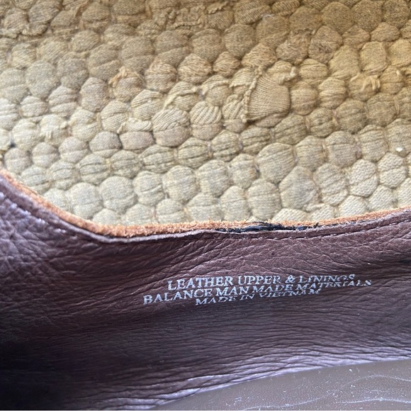 Born Zowy Tobacco Suede Ankle Booties Boots Shoes Heeled Women's size 9 - Picture 8 of 8